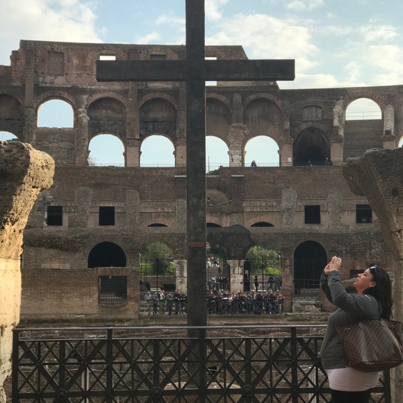 Meet your Posher, Debra - Picture 1 of 1